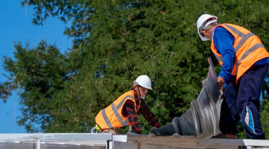 Professional gutter cleaning in Mesopotamia, OH